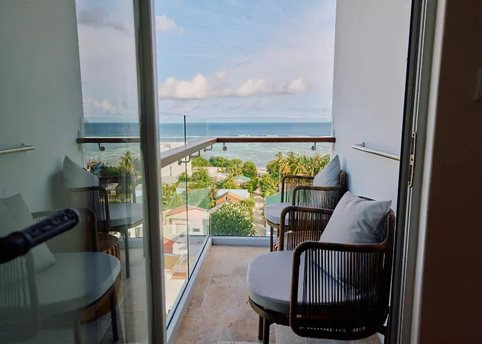 Stone Hotels Dhiffushi